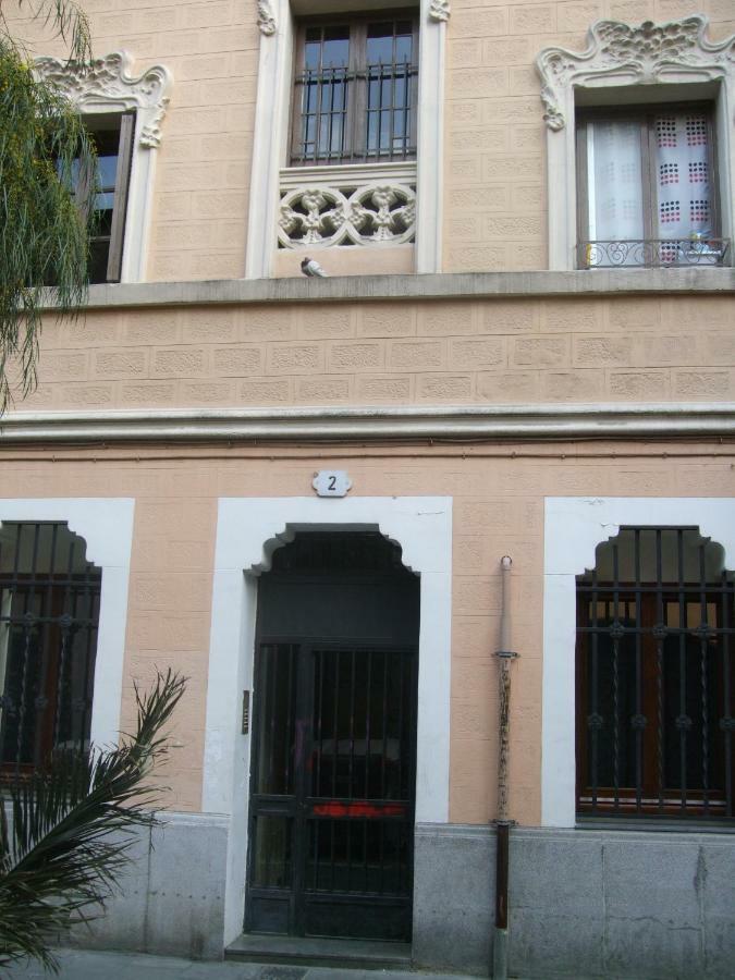 Torres Rojo Apartment Barcelona Bagian luar foto
